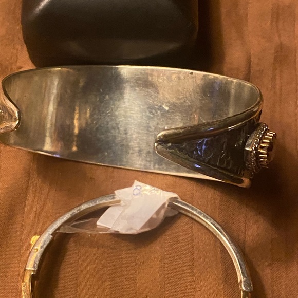 Really wonderful bracelets both very heavy Sterling with wonderful designs - Picture 6 of 9